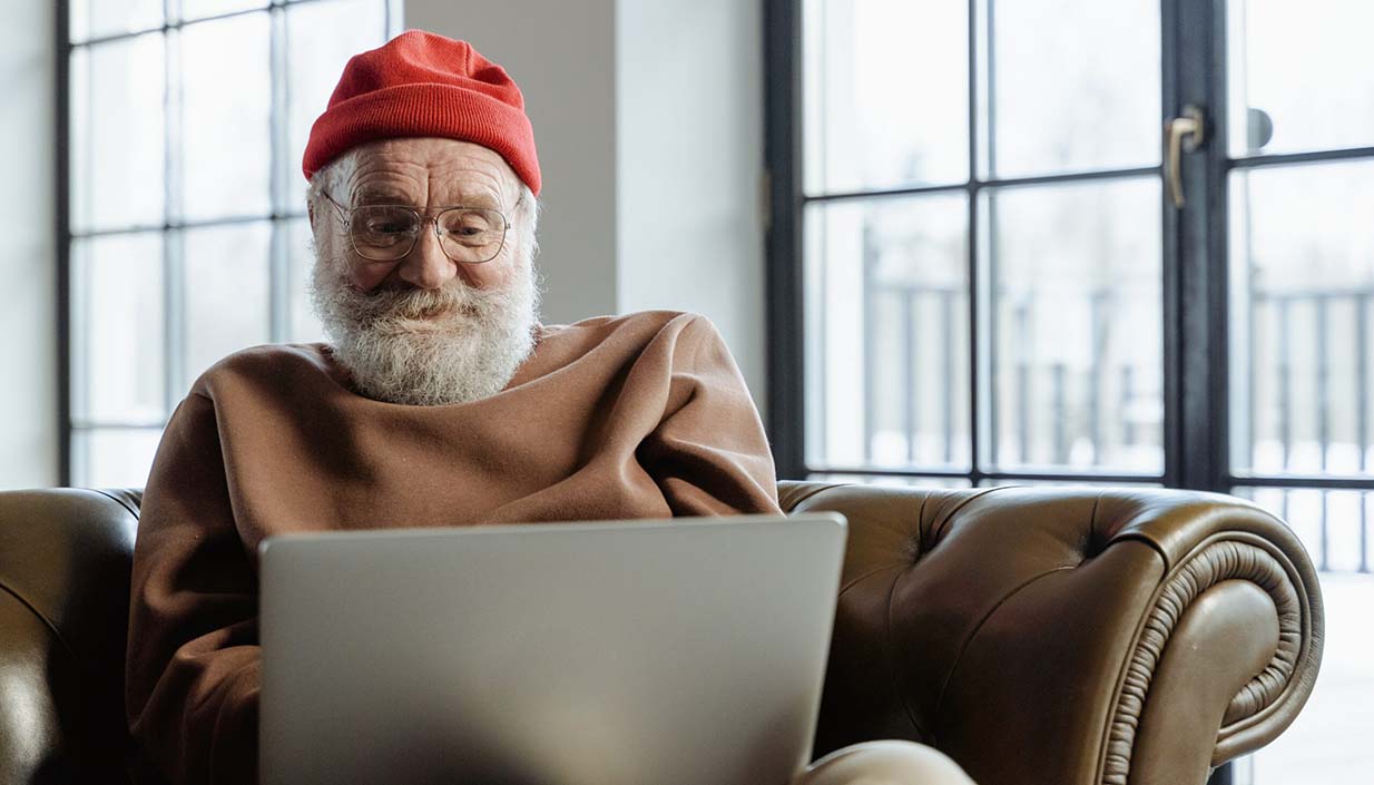 Tablet oder Laptop für Senioren: Welches ist die richtige Wahl?